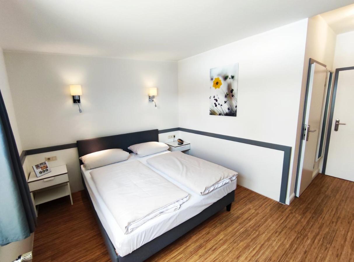 Schaefers Hotel, Self-Check-In, Cafe Und Baecker Am Hotel เวคตา ภายนอก รูปภาพ
